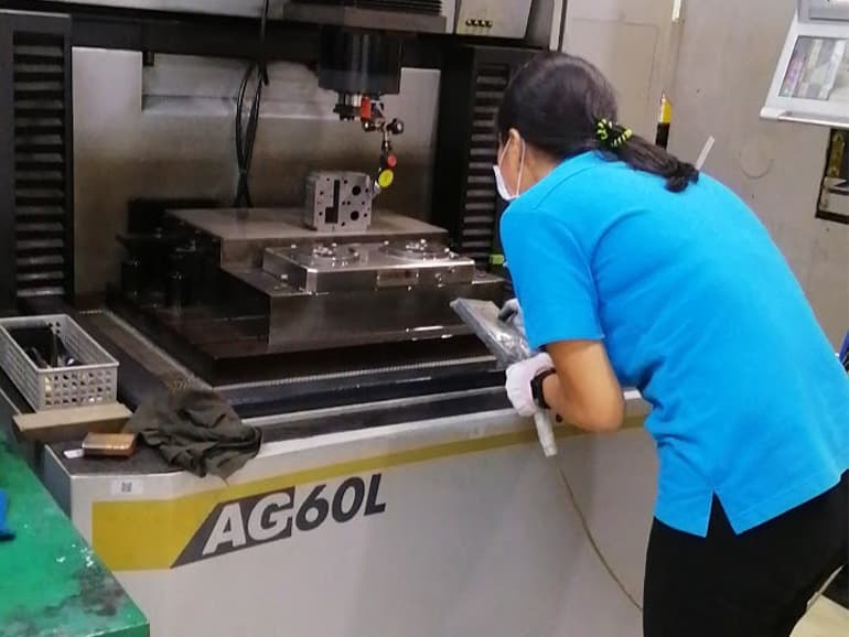 Robots and humans, hand-in-hand