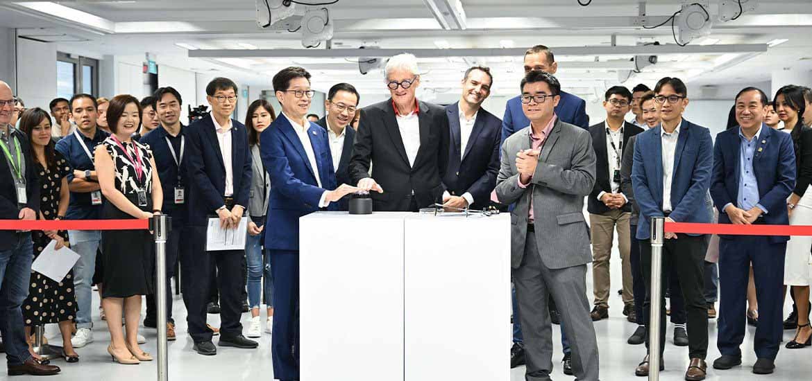 Engineering problem-solvers of tomorrow: Sir James Dyson officially open doors to the Dyson-SUTD Innovation Studios masthead image