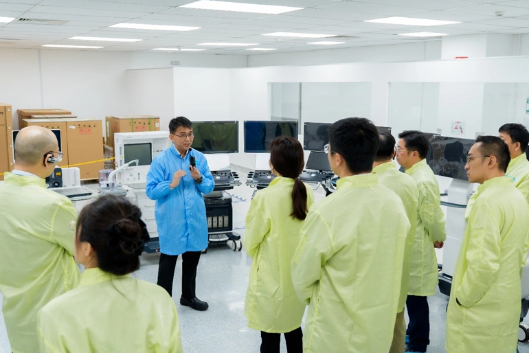 Guests tour Mindray’s local partner facilities following the event