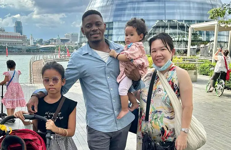 Chan Ki Ki with her family.