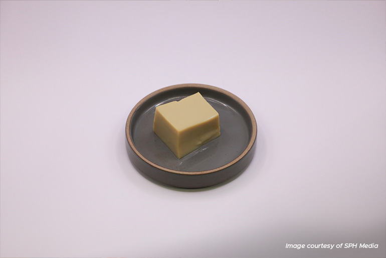 Protein-rich pudding made with lentil protein (left) and the same flavoured with black sesame (right). Image courtesy of SPH Media