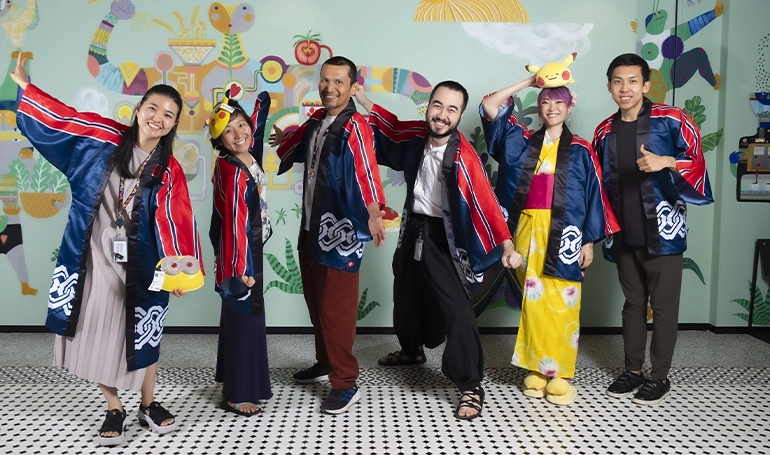 Xinni with her Google colleagues in Japan.