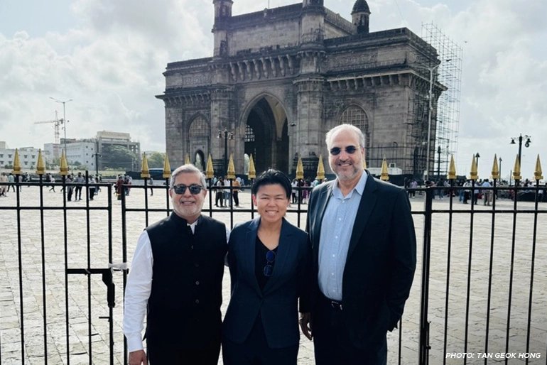 Tan Geok Hong (centre) with Micron’s President and CEO, Sanjay Mehrotra (left), and Micron’s Senior Vice President of Global Assembly and Test, Gursharan Singh.