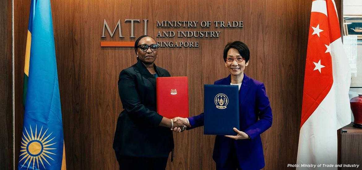 The carbon trading implementation agreement was signed by Singapore’s Minister for Sustainability and the Environment Grace Fu and Rwanda’s Minister of Environment, Dr Valentine Uwamariya.