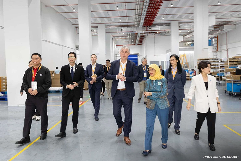 Leaders from Singapore’s labour union – the United Workers of Electronics and Electrical Industries; EDB; JTC; and VDL Enabling Technology Group, touring the Dutch chip manufacturer’s Singapore facility. 
