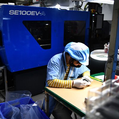 Singapore updates industry transformation plans to boost production, add 13,400 jobs by 2025 listing image