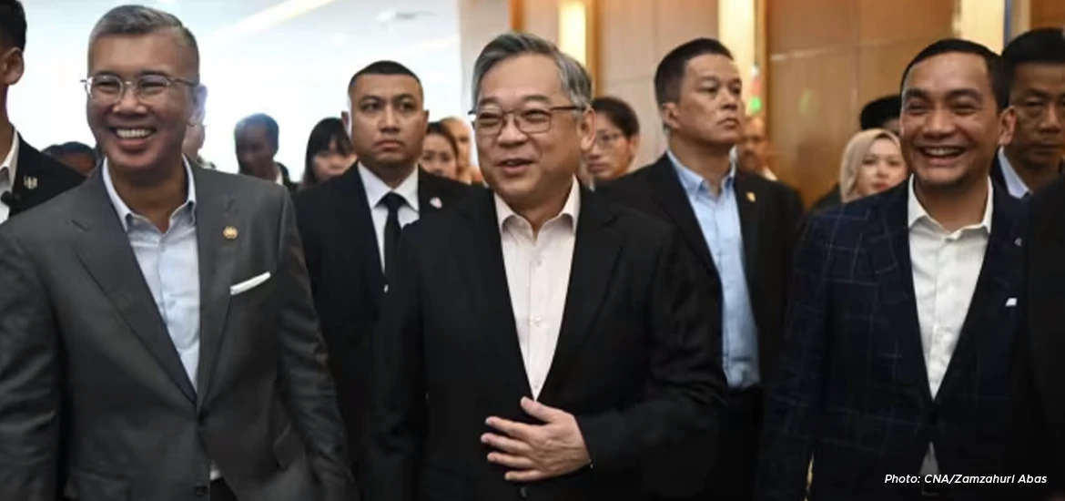 (From left) Malaysia's Minister of Investment, Trade & Industry Tengku Zafrul Tengku Abdul Aziz; Singapore's Deputy Prime Minister and Minister for Trade and Industry Gan Kim Yong; and Johor's Chief Minister Onn Hafiz Ghazi at the recent JS-SEZ forum, where some 1000 policymakers and business leaders convened to discuss about how companies can benefit from better cross-border connectivity. 