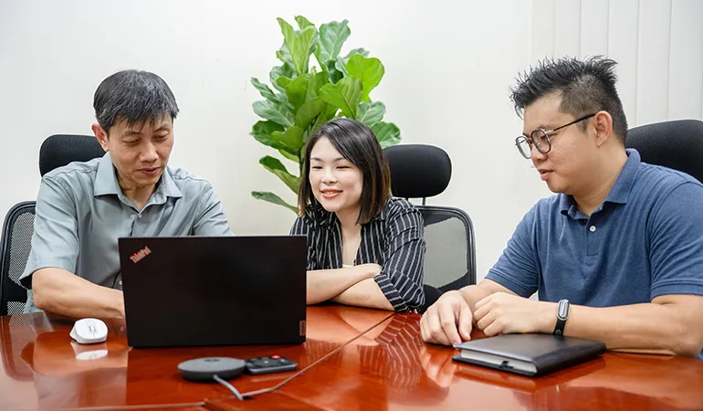 HOYA Electronics Singaporeの研究開発チーム