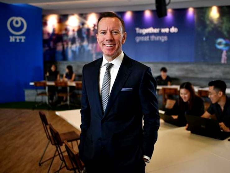 日本とオーストラリアを除くアジア太平洋地域におけるNTTのグローバルビジネスの新たなCEO ジョン・ロンバード氏は、ロボッティック・プロセス・オートメーションとサイバーセキュリティの分野で人材を探していると述べた。写真提供：チョンジュンリャン
