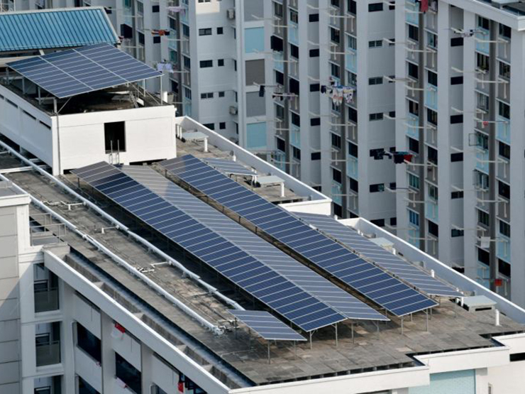 シンガポールは2030年までに2ギガワットピーク以上という目標に向けて前進している。写真：STファイル（ST FILE）